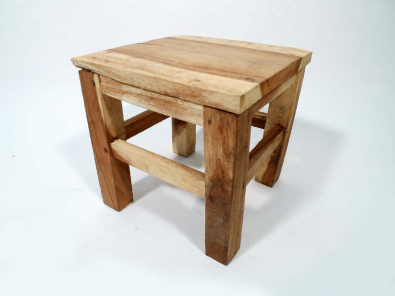 banqueta madera 20x24x24 (3eu.) 24u
